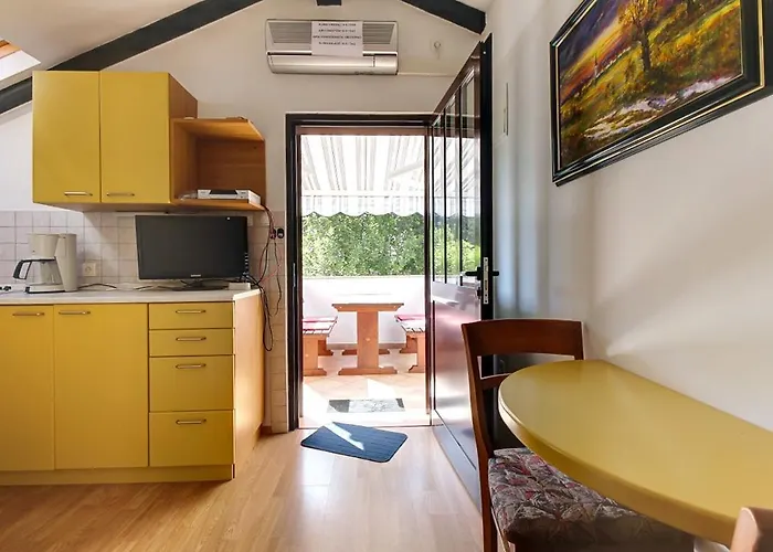 Apartman With Parking Space Artatore, Losinj - 8087 Čunski