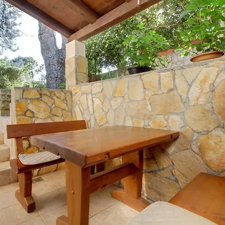 Lägenhet With Parking Space Artatore, Losinj - 8087 Čunski