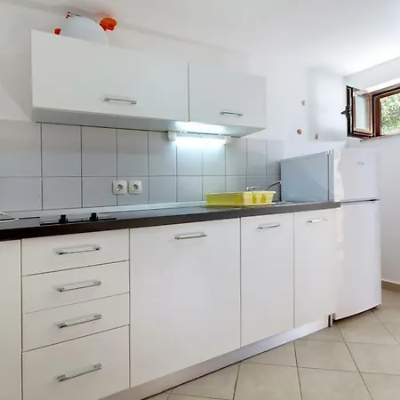 Apartment With Parking Space Artatore, Losinj - 8087 *